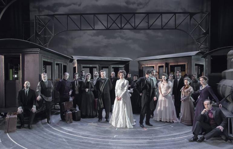 ΑΝΝΑ ΚΑΡΕΝΙΝΑ