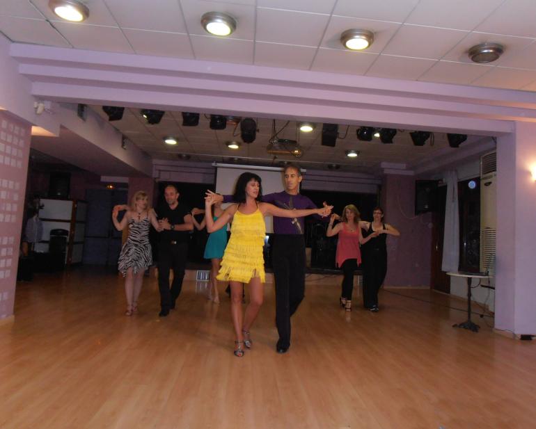 ΦΩΤΟ ΑΠΟ ΠΑΡΤΥ ΜΟΝΤΕΡΝΟΥ ΧΟΡΕΥΤΙΚΟΥ