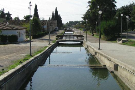 Add Image Description