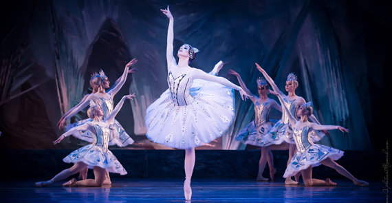 Η ΒΑΣΙΛΙΣΣΑ ΤΟΥ ΧΙΟΝΙΟΥ